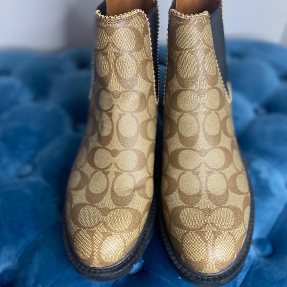 Boots and Headband - Picture 2 of 6